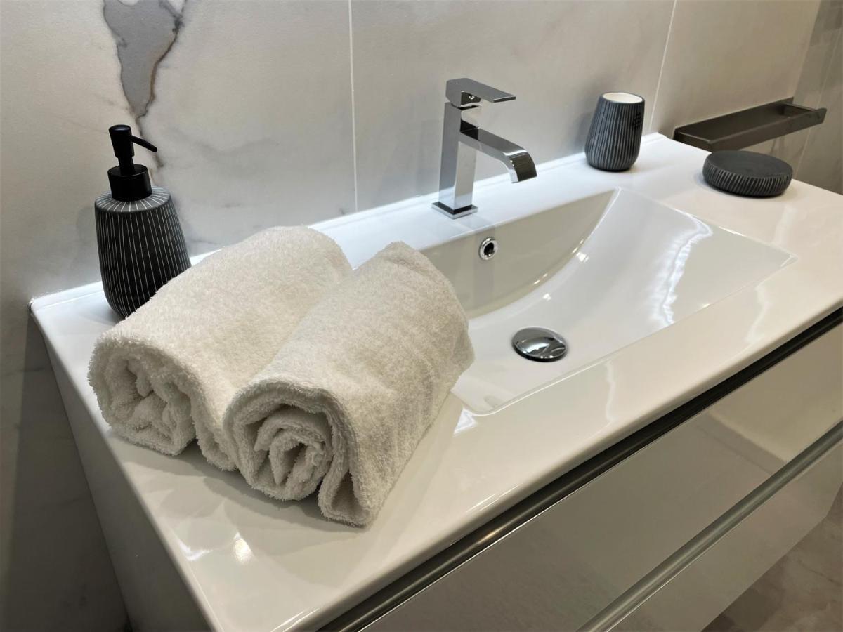Acqua Azzurra Apartment La Spezia Bagian luar foto