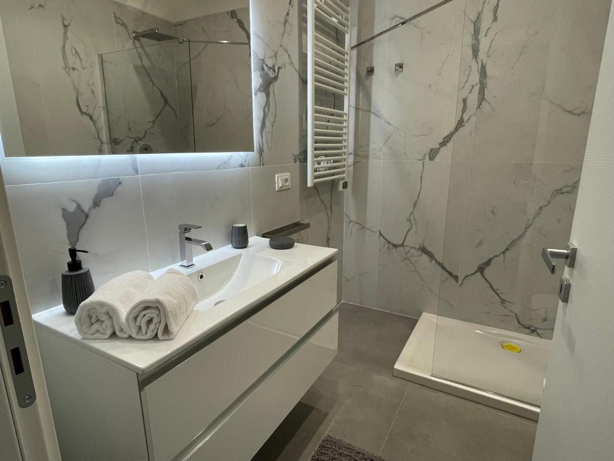 Acqua Azzurra Apartment La Spezia Bagian luar foto